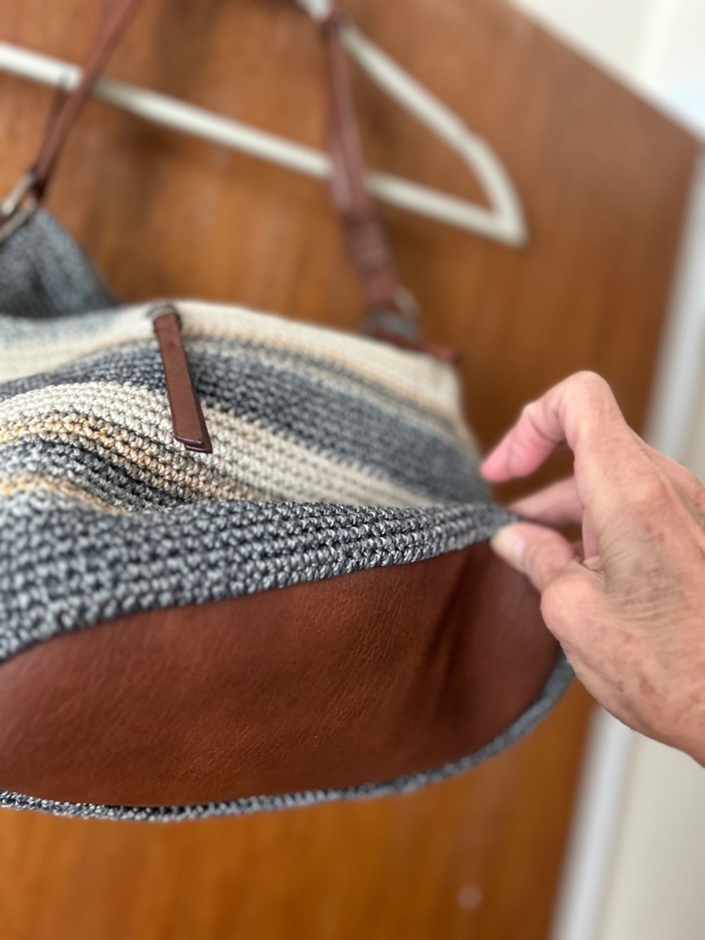 Handbag - Picture 2 of 3